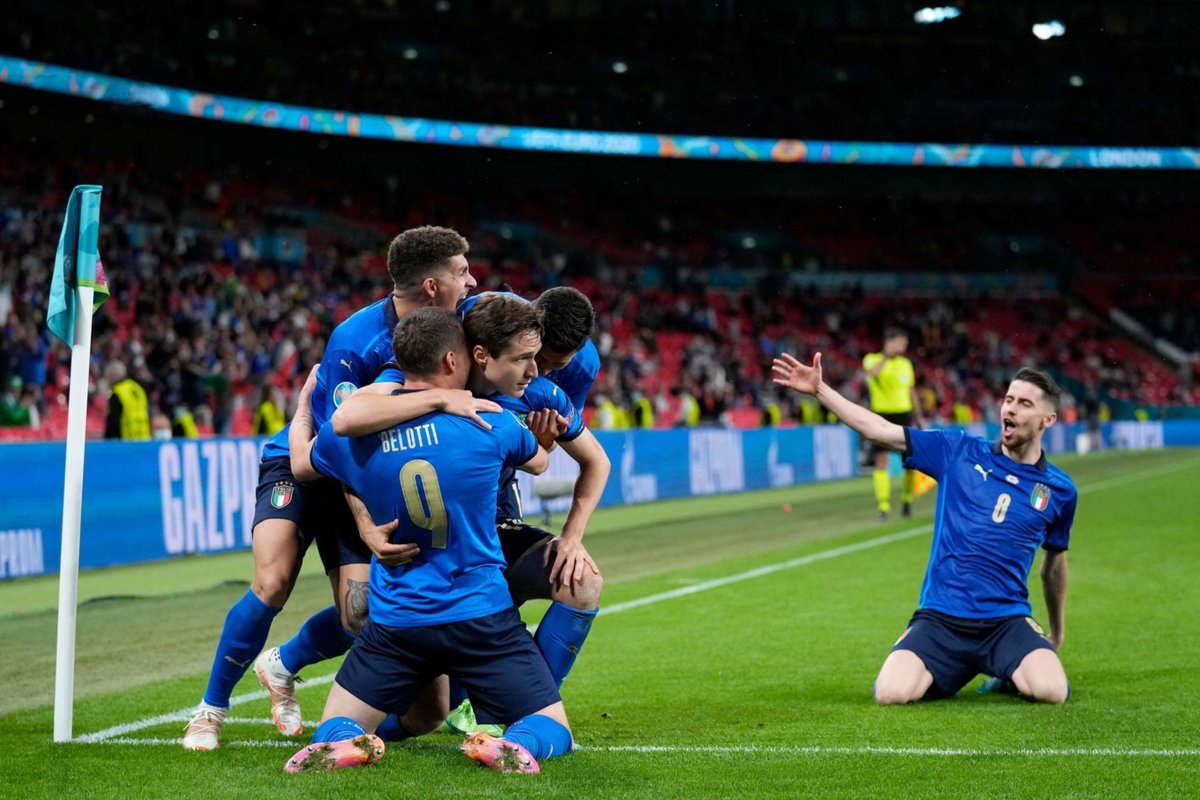 idextratime's tweet photo. Full Time AET | #EURO2020 
Italia 2-1 Austria

⚽️ Federico Chiesa 95'
⚽️ Matteo Pessina 105'
-
⚽️ Sasa Kalajdzic 114'

Italia lolos ke babak selanjutnya! Tanggapannya? https://t.co/x84OYa3p5Y