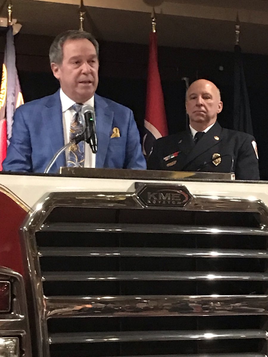 TenzingaSherpa's tweet photo. Tenzinga Founder and CEO Bob Norton presenting the SEAFC Presidential ring during the 93rd Annual Leadership Conference. #seafc #iafc https://t.co/hvmtbIeiwU