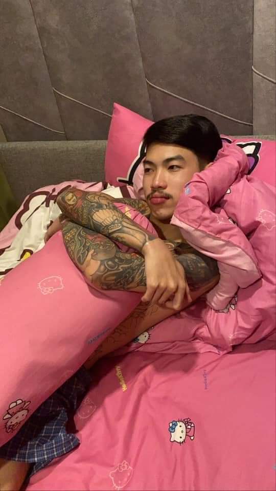 บอกพี่ปั๊มป่ะป๊าปั๊มนู๋หิวนมป่ะป๊าปั๊ม
บอกนมป่ะป๊าก็มีไม่ต้องไปซื้อนู๋นอนด้วยมา2คืนแล้วคืนแรกนอนไม่หลับป่ะป๊าปั๊มเล่นเกมคืนสองหลับนู๋ฉี่ใส่ที่นอนเลยป่ะป๊าปั๊มไม่ด่านู๋ด้วย