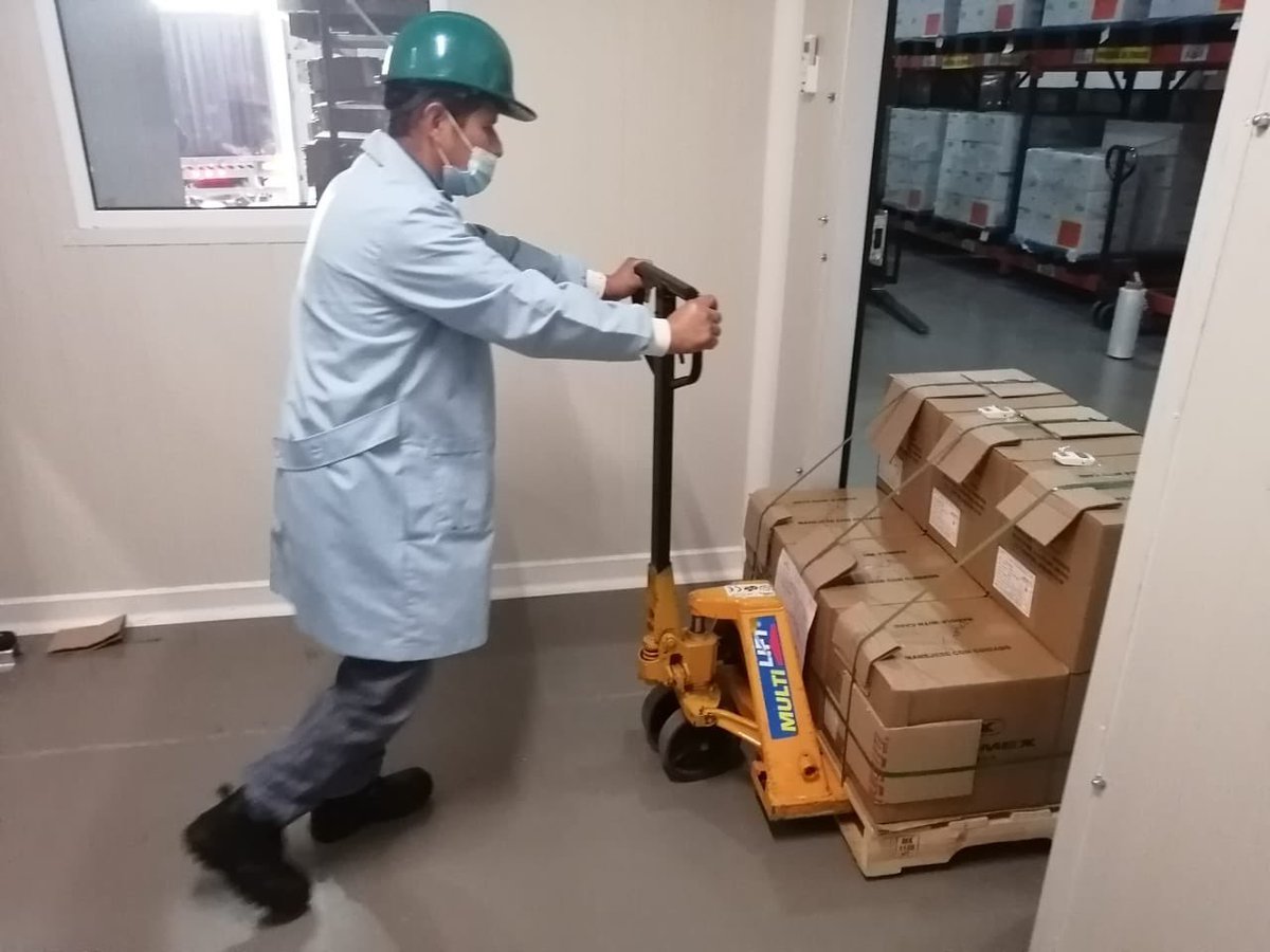 xevtfm's tweet photo. 📸 #EnFotos | Informa @SRE_mx que han salido de las instalaciones de #Drugmex 212 mil 890 dosis de la vacuna #CanSino 💉 para su distribución https://t.co/0KA5d3PKYk