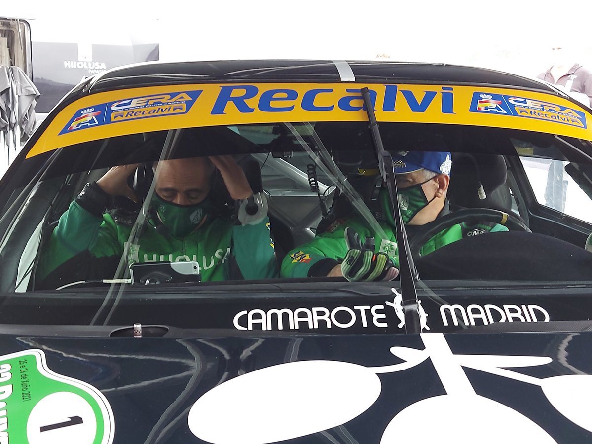 NachoLouro's tweet photo. Un merecido tercer puesto para el equipo @vallejoracing con su Porsche 911 GT3 en el @RallyeNaron. Un gran equipo con gente magnífica. #SomosLobos https://t.co/sMpRZ6aHsl