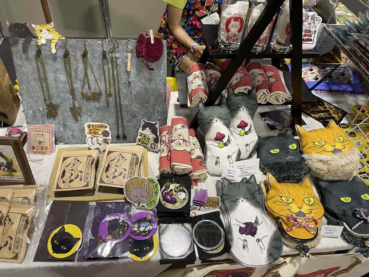 micrommtone's tweet photo. クリエーターズマーケット始まりましたー!!
B-72でまってます!!!!
おなちもいるよー!!!
#クリエーターズマーケット
#micrommtone
#おなち https://t.co/9QbLpacviH