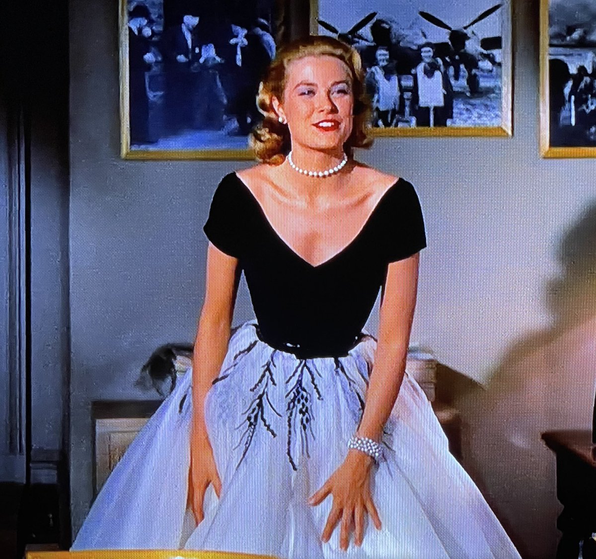 DAbitty's tweet photo. This dress is everything! #ALittlebehind #TCMParty https://t.co/yRwh9zFXcs