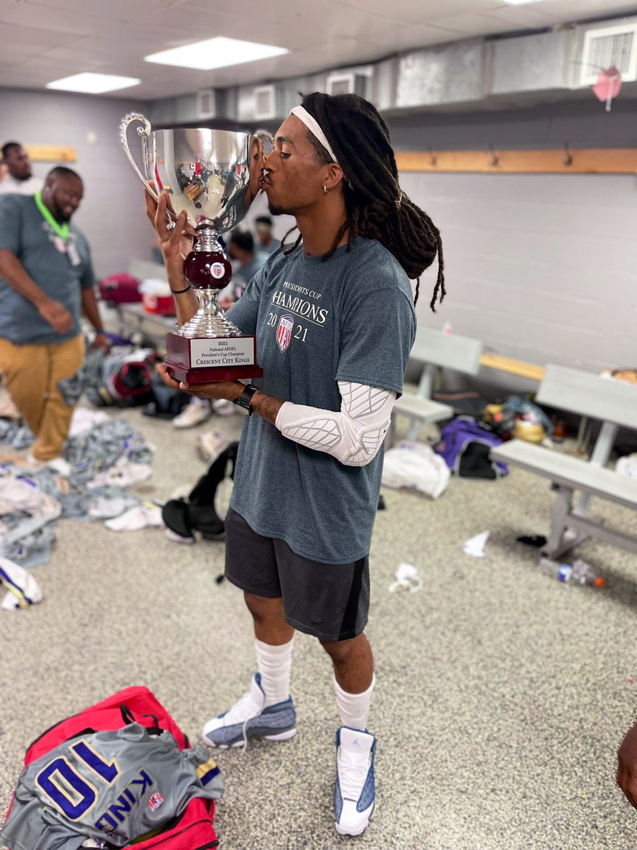 Miah_thegreat's tweet image. Crown me baby. APDFL Champs. 
#KNGSZN