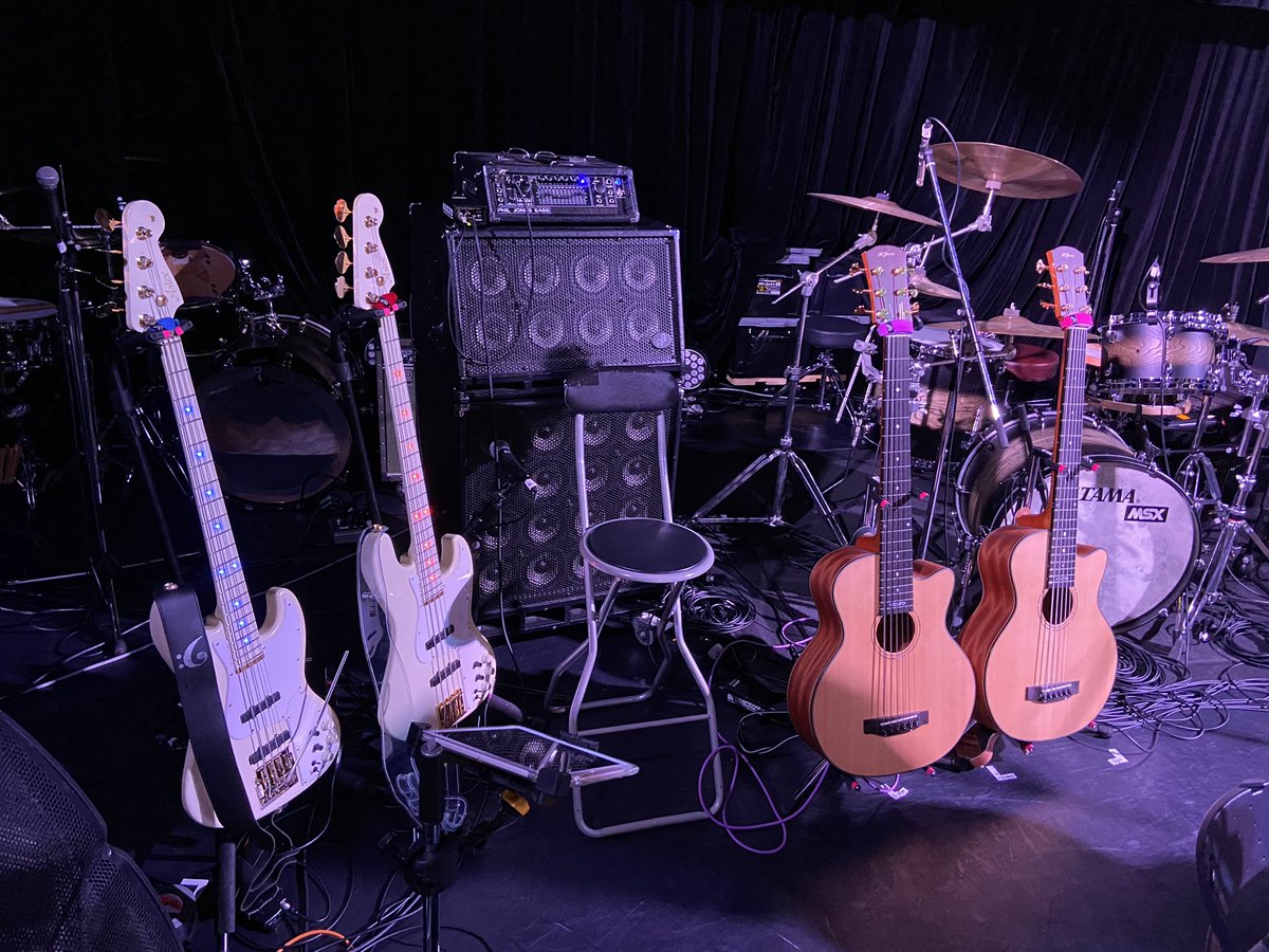 RiichiKambe's tweet photo. 昨日はドタバタの中でいたのであっという間に一日過ぎた。出演した事より憧れの山本恭司さんと話せたのが何より嬉しかったです。
#philjonesbass #jesinternational #lrbaggs #artexguitarworks #kyairi
#ヤイリギター #nonameeffects #labellabassstrings https://t.co/6dkI3ESRtp