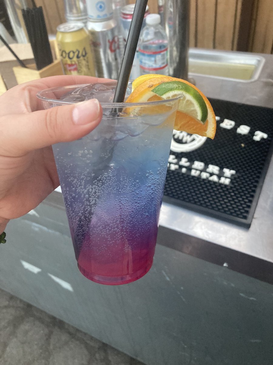 ceramicdeer's tweet image. i asked the bartender to make me a drink based on my appearance alone