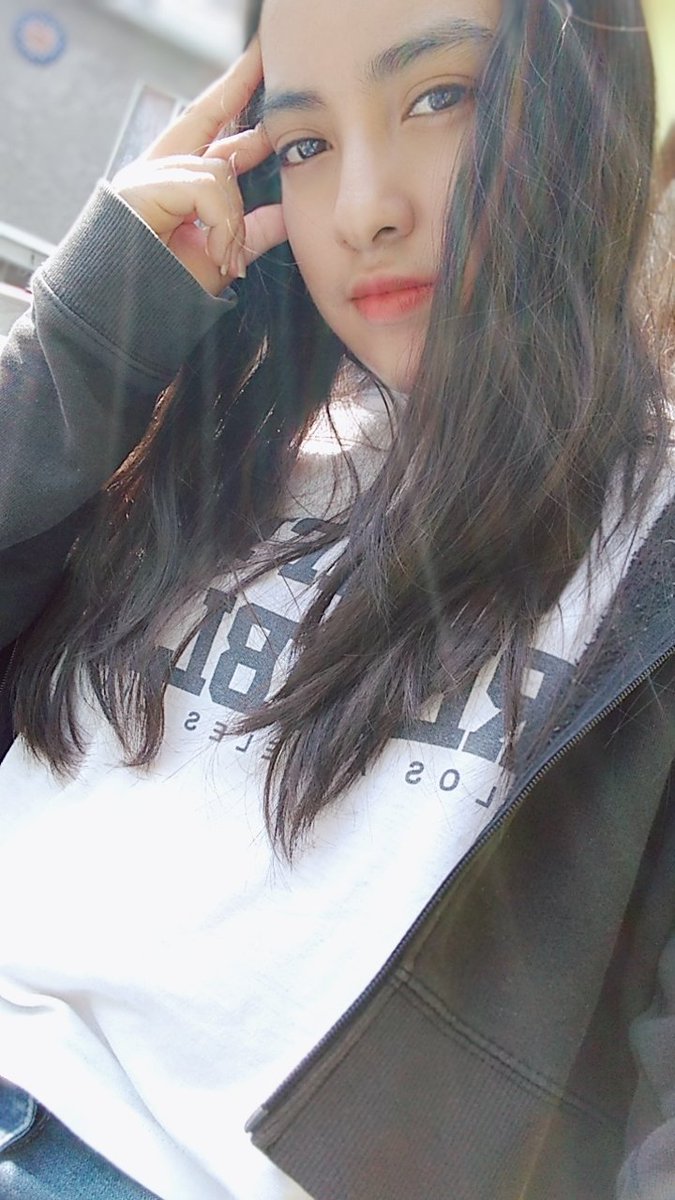 AnetteSnchezB's tweet photo. Holaaa a todas, soy Anette soy de México tengo 19 años, fan de Silvia desde Mi corazón es tuyo, llevo un tiempo en el fandom pero soy un tanto inactiva, mi personaje fav es Camila, soy un poco tímida perome pueden mandar dm con confianza!! 💖#IntegracionNT https://t.co/BncKPheirU