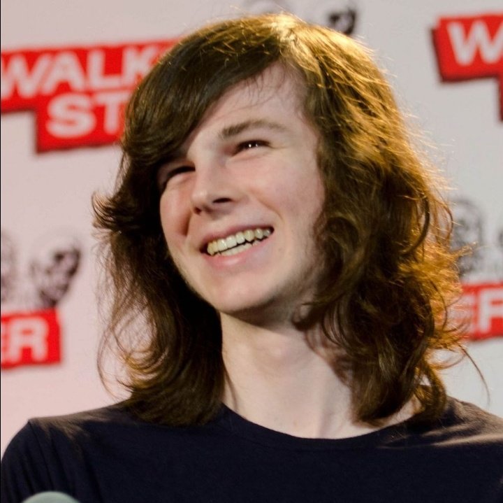 Happy birthday chandler riggs<33 
