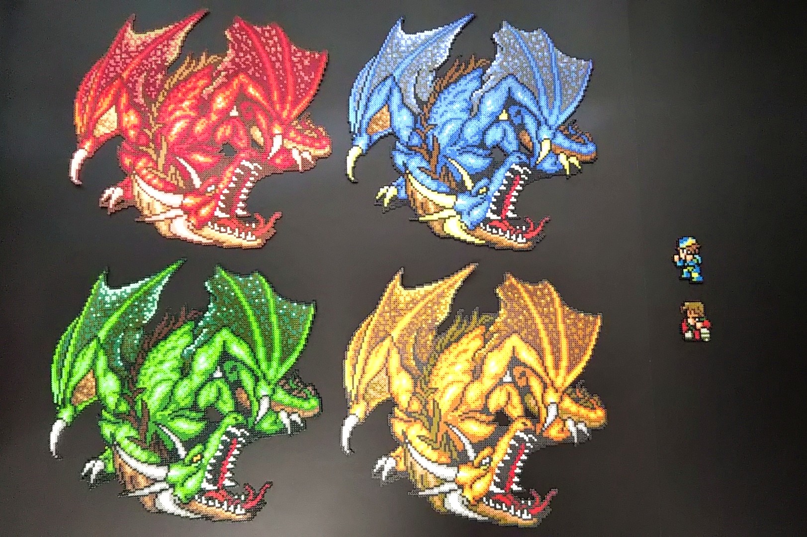 Miyukichi アイロンビーズ でロマサガの レッドドラゴン ブルードラゴン グリーンドラゴン ゴールドドラゴンの大 ドラゴン4体を作りました 色違いは別モンスターなんですよｳﾌﾌ ゲーム中でもビビるサイズ かっこいい ミニフューズビーズ Beads