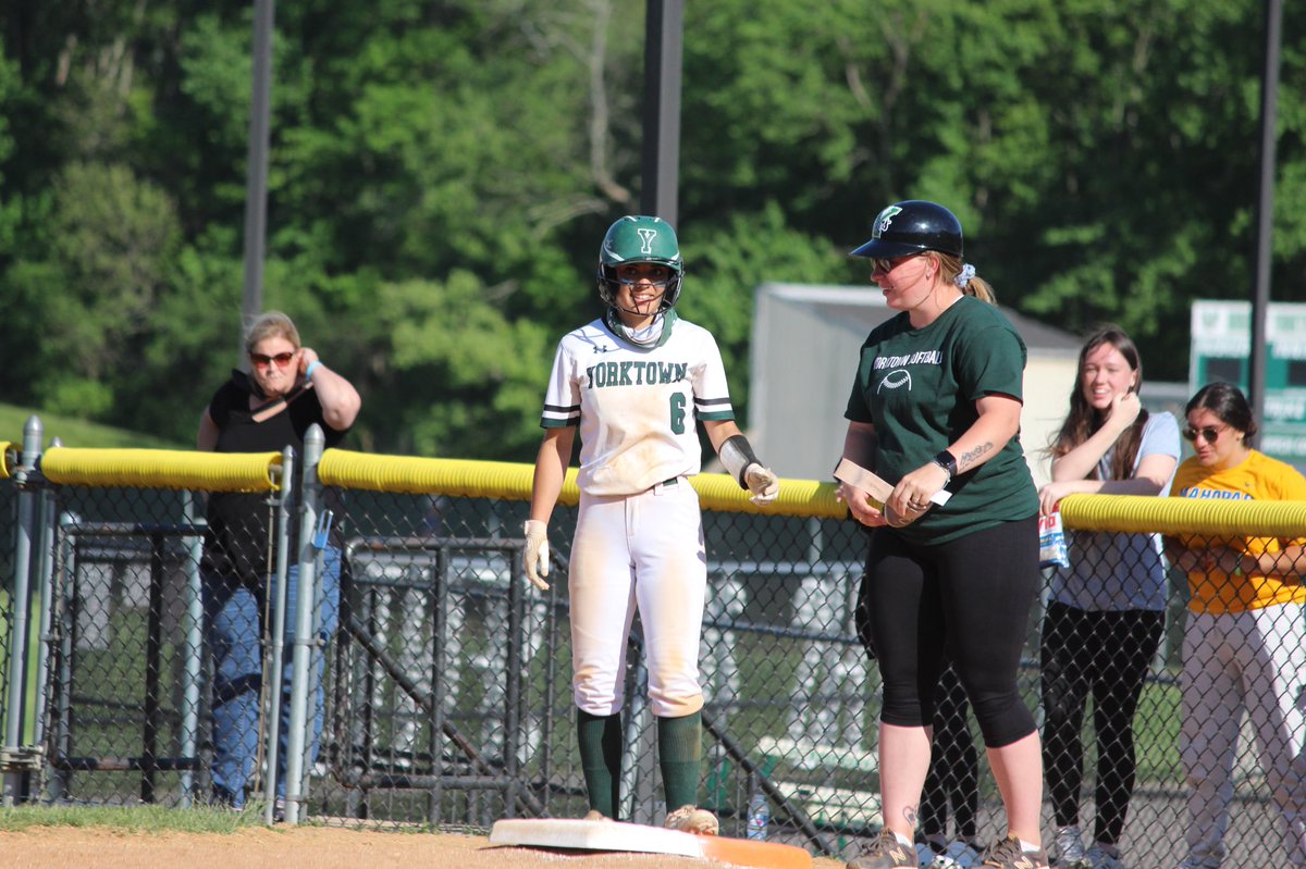 YorktownSB's tweet photo. While finalizing the stats from this season, an amazing accomplishment came about. Senior Lainie Ornstein has broke the all time stolen base record in Yorktown Softball program history as well as the single season record with 34 SB this season! She has 70 SB for her career🔥💚🥎 https://t.co/ggeAvut1fG