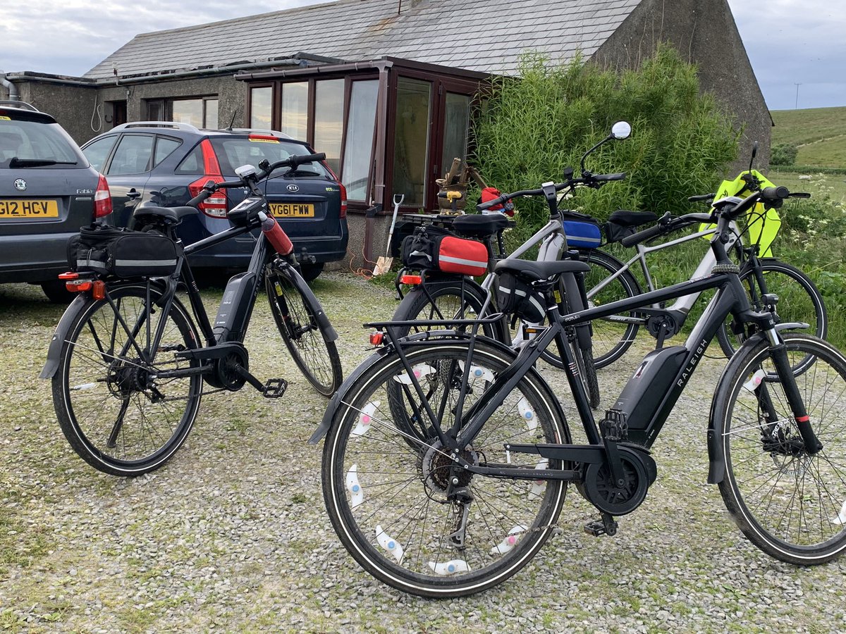 NavajoBirdsong's tweet photo. Being careful re social distancing we decided to have a #bikeout instead of a #gamesnight..
We were encouraging pal returning to cycling.. and he hit a milestone of going right round the loch!
#goodstuff
Great to see other folk finding joy in biking #ebikes #LibbyTheBike https://t.co/EaMvENQgfy