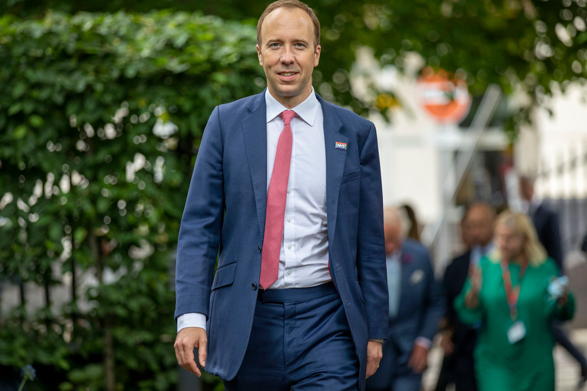 UK Health Secretary Matt Hancock resigns over office romance that broke COVID rules