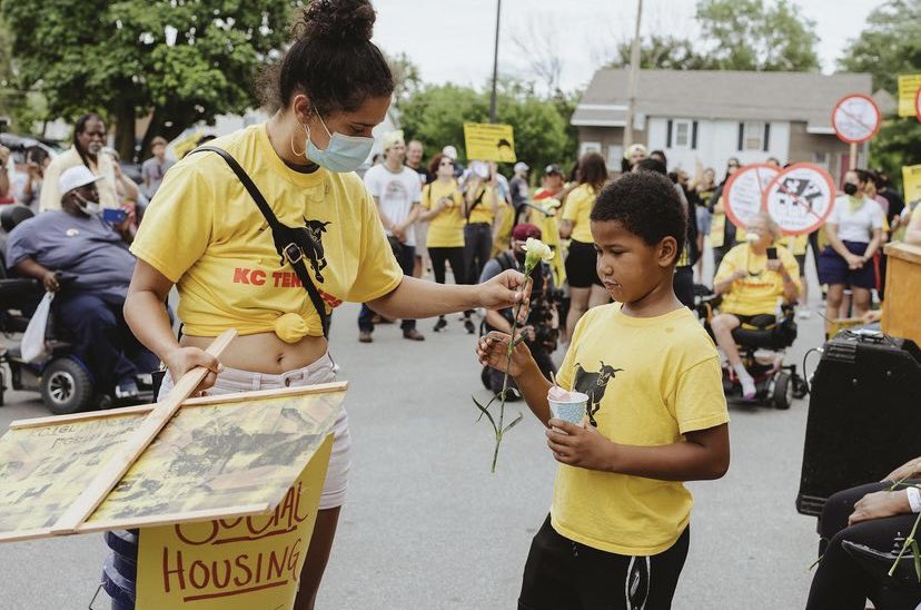 KCTenants's tweet photo. We are going to make Kansas City the first city in the country with municipal social housing.

Today 300 tenants gathered in Kansas City to dream about the world we deserve.

We won’t stop till we win. #HouseThePeople

Read more: https://t.co/rTmaywnw8F
Pics: Chase Castor https://t.co/IN1up6cHcC
