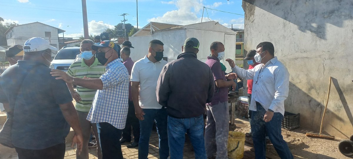 jesusricoad's tweet photo. #LaVela|• 

Contacto con los pescadores.

#Falcón 
#Venezuela 

@siriteliezer https://t.co/NAiyigQNJo