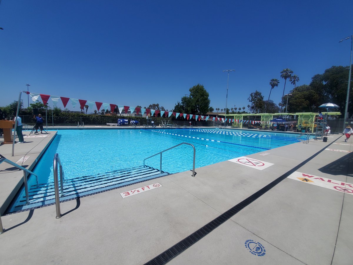 Council District 8, Councilman Marqueece Harris-Dawson, Chief Scott, and 77th Street Area Command Staff took part in today’s grand opening of the Van Ness Park Pool. Wonderful time spent by all.