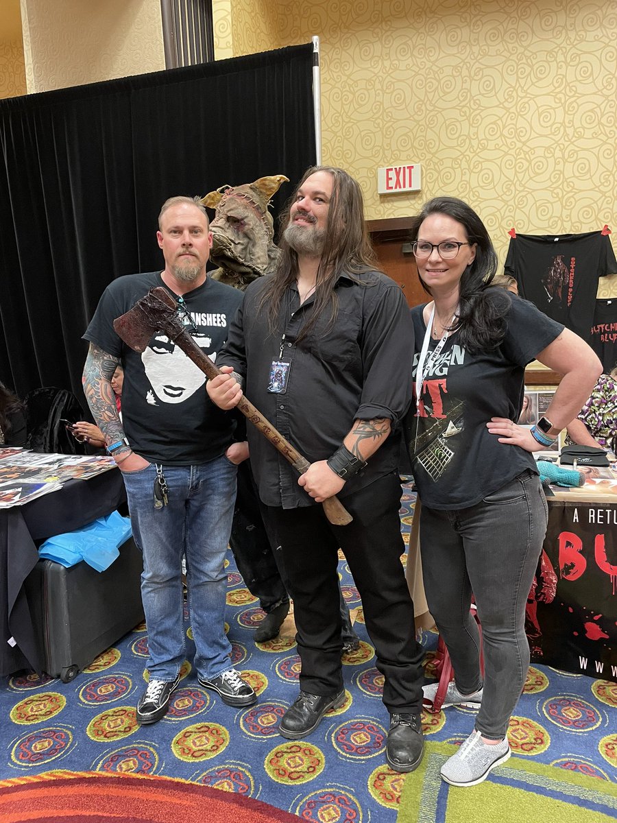 MarshaKRoberts's tweet photo. I’m so genuinely excited to watch @butchersbluff movie! I met the cast, writer and director today at @HoustonHorrorFF and y’all it looks SO GOOD! I love 80s horror slashers and if you do too, make sure you see it! 🔪 🐗 @WilliamInstone @PaigeOSteak https://t.co/Q7nY9vnqor