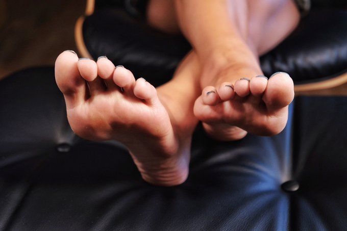 Relaxing, can't wait for the next custom video or photo shoot so make sure to DM! #feet #footfetish #asianfeet<a href="/tag/footfetish"class="tags"><span>#footfetish</span></a><a href="/tag/feet"class="tags"><span>#feet</span></a><a href="/tag/asianfeet"class="tags"><span>#asianfeet</span></a><a href="/tag/smoothasian"class="tags"><span>#smoothasian</span></a>
