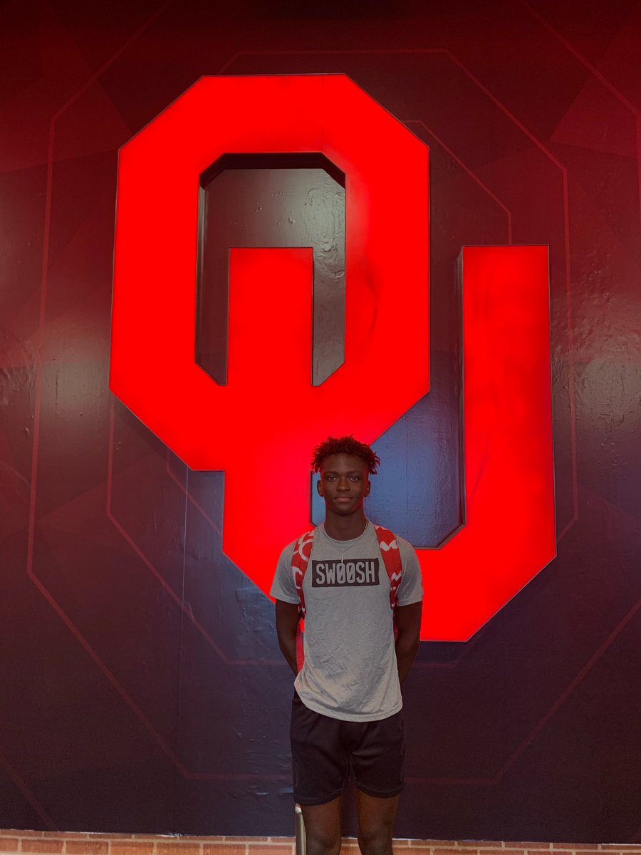 I had a amazing camp at <a href="/RileyFBCamp/">Lincoln Riley Football Camp</a> learned a lot and got quality reps and got great advice from @OU_CoachGundy and  <a href="/marvindmims/">Marvin Mims Jr.</a> <a href="/LincolnRiley/">Lincoln Riley</a> @RecruitRockHill <a href="/MarkHum7/">Mark Humble</a> @RockHillFB1 <a href="/SkysTheLimitWR/">Margin Hooks</a> @CoachSimmonsOU <a href="/SpencerRattler/">Spencer Rattler</a> <a href="/AnnieHanson_/">Annie Hanson</a>