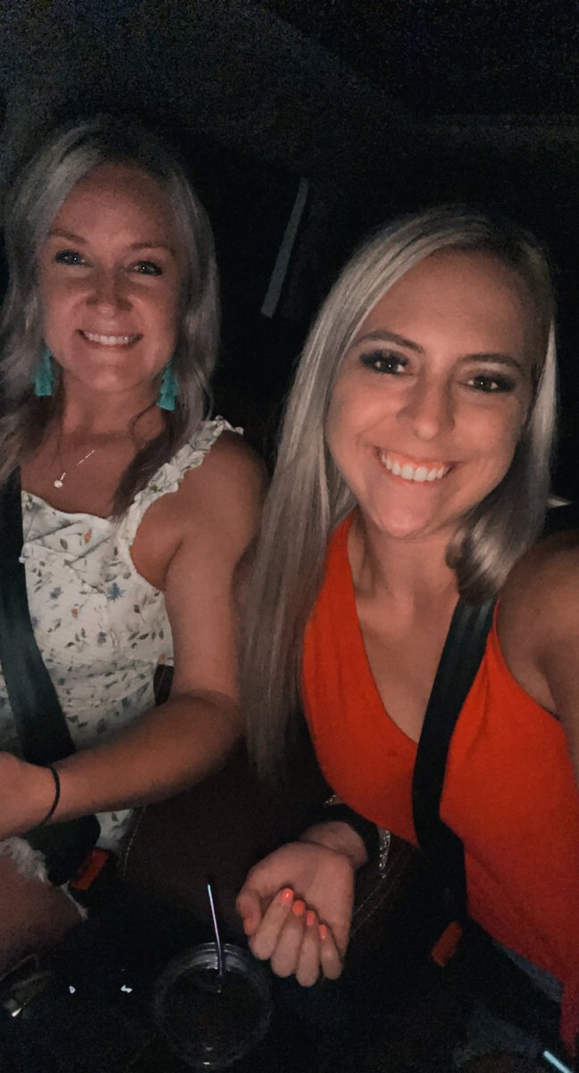 k_mckay4's tweet photo. A weekend with your bestie is always needed💗 https://t.co/GIvPDz4gMj