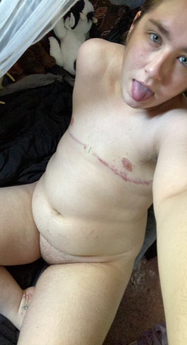 God it&rsquo;s too fucking hot today. Help me cool down? https://t.co/ODOUstffXa<a href="/tag/pdx"class="tags"><span>#pdx</span></a><a href="/tag/femmedom"class="tags"><span>#femmedom</span></a>