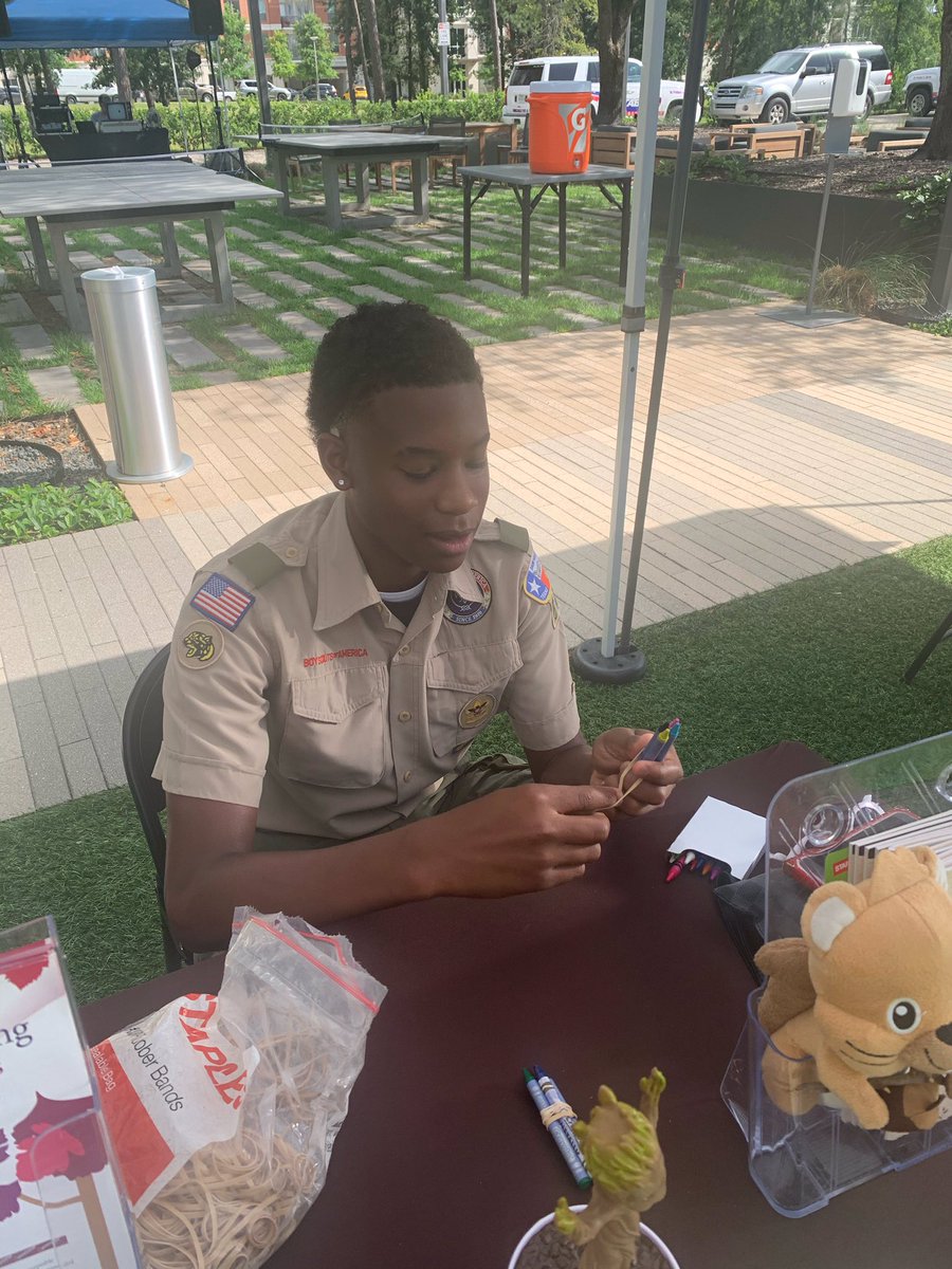 DSTDIVA99's tweet photo. Great day for community service!@Karter_Freeman Thank you for the opportunity @HCPrecinct4 #mommasboyforlife💙💙#scoutmom #scoutlife #scoutdad @lillygrove https://t.co/FDfKXeHRHN