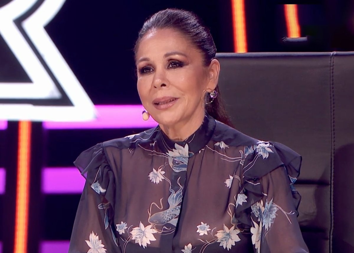 Lecturas's tweet photo. Isabel Pantoja, rota, se dirige por primera vez a su hijo Kiko Rivera en 'Top Star': "No pudo ser" #TopStar7 https://t.co/g7f5nK2Pbx https://t.co/toudfU4NuH