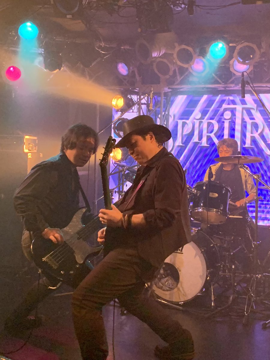 MuvTbDl51nxzoHi's tweet photo. #SPiRiTRiAL 
#MbjSession
#MetalBlessJapan
#LiveHouseCrescendo
(2021.6.26)SPiRiTRiALに参戦しました。久しぶりのSPiRiTRiALの生ライブでした。やっぱり燃えたヨ！8月27日には新しいCDも出ます。期待大ですネ！話も少し出来たし楽しかった。次はツインVoカルでのライブの様です。楽しみですネ！ https://t.co/UHTCK41tAj