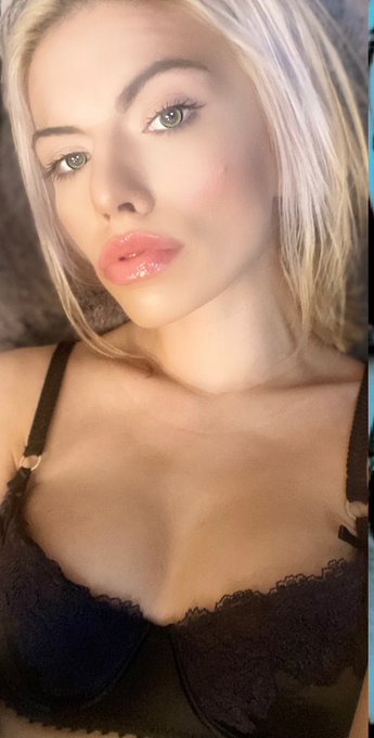 Just realized you guys didn&rsquo;t even know I was blond with short hair now yet 😤🤭🥶 https://t.co/Bs7wCcU