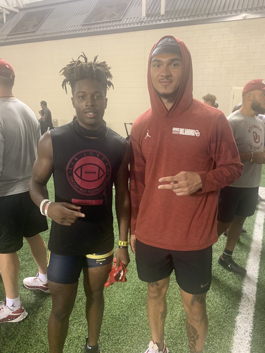 Had a great time <a href="/OU_Football/">Oklahoma Football</a> today, great day to compete!!
@CoachSimmonsOU <a href="/SpencerRattler/">Spencer Rattler</a> @jadon_haselwood 
#BoomerSooner
