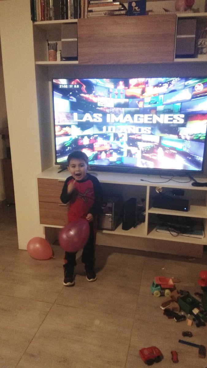 Danielitant's tweet image. En familia como todos los sábados mirando #LasImagenesMasEspectaculares