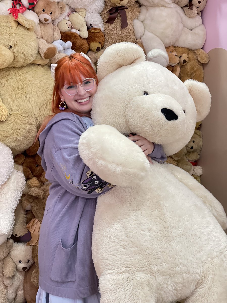 mercury_cos's tweet photo. I LOVE teddies! I have so many plushies in my house, because they just bring me so much joy 😭 I even have two couches that are just covered in plushies… maybe I have an addiction
{ #fashion #cottagecore #selfielab } https://t.co/NvGstutrdx