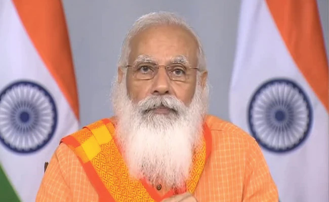 ndtv's tweet photo. Prime Minister Narendra Modi to address the nation through his monthly radio programme 'Mann Ki Baat' at 11 am today. https://t.co/PCekTeVgbT