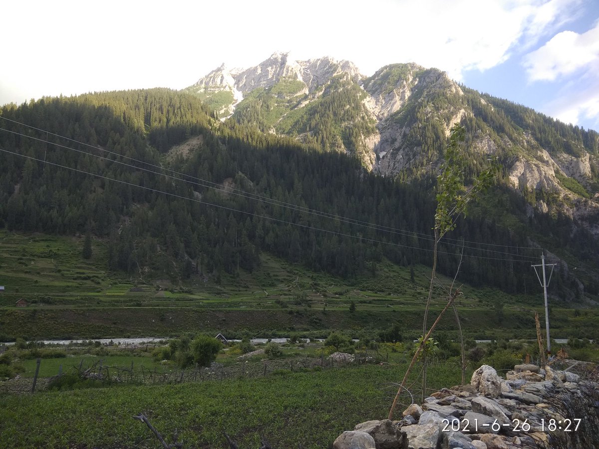 ArfatAalam's tweet photo. Two Faces of #Habbakhaton Peak
👉#GreenPastures Vs #RockySlope
👉#Dawar Gurez Bandipora
👉 #NatureBeauty
@JandKTourism
@habib_davood
@Showkat11153742
@basharatkuthu
@Nzhtwali
@reportingGurez
@Rasikhmushtaq29 https://t.co/jLcp6FtoCX