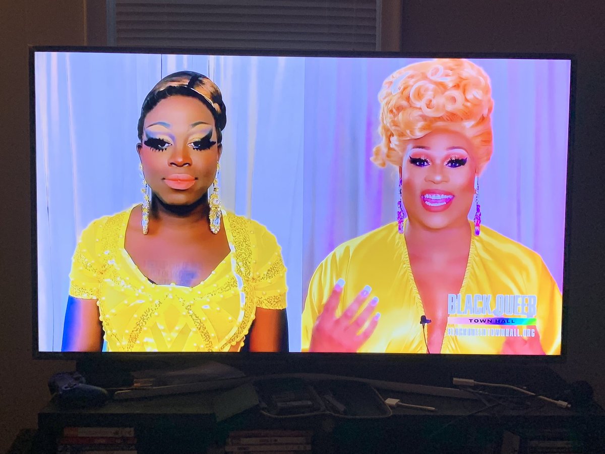 Detroit roads are flooded so I get to spend the night watching @thatonequeen and @Peppermint247 on @BlackQueerTH