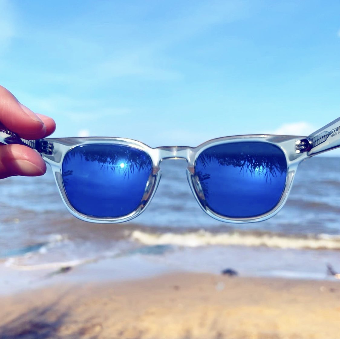 gabikcard's tweet photo. Always see with love ❤️ @danjlevy @dleyewear https://t.co/aYOABRJZyP