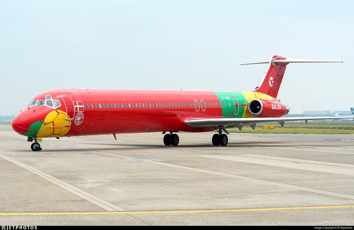 JetPhotos's tweet photo. A Danish Air Transport (DAT) MD-83 arriving in Amsterdam with the Danish national team. https://t.co/ggWChcg28G © R Skywalker https://t.co/6C24Ao4alz