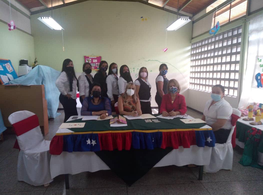 1er grupo de Socialización TG optando al título de Maestría Educación Inicial