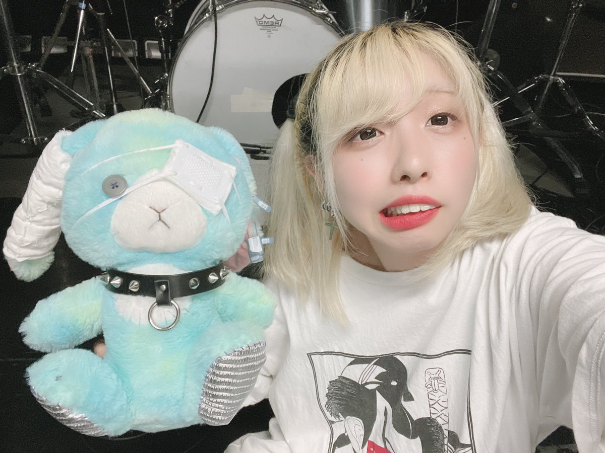 acharindayo's tweet photo. 昨日は堀江GoldeeにてRFUiSMでした！
初めてのバンド体制のライブ楽しかったー！
来てくれた方、配信見てくれた方ありがとうございました❣️ https://t.co/wNeBWSoD6Z