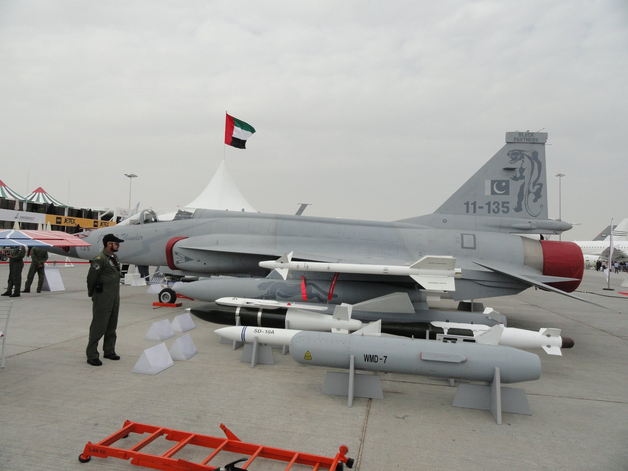 Vayu Aerospace Review on Twitter: "A thread with PAF JF-17 Thunder's at various Dubai Air Shows JF-17 Thunder/FC-1 Xiaolong is a single-engine, lightweight, multipurpose combat aircraft that was developed jointly by Chengdu