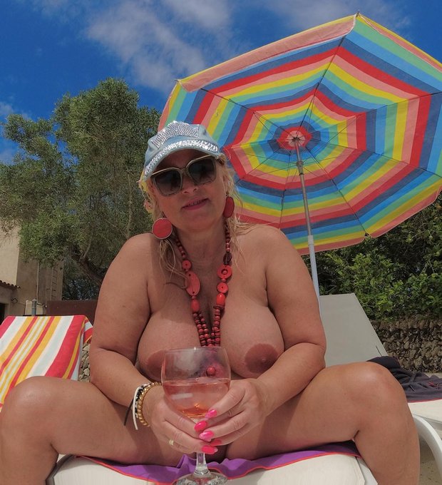 Check out my sexy new blogpost!  https://t.co/CNdqsx5B3x https://t.co/lEIUogVWJ1<a href="/tag/camgirl"class="tags"><span>#camgirl</span></a>