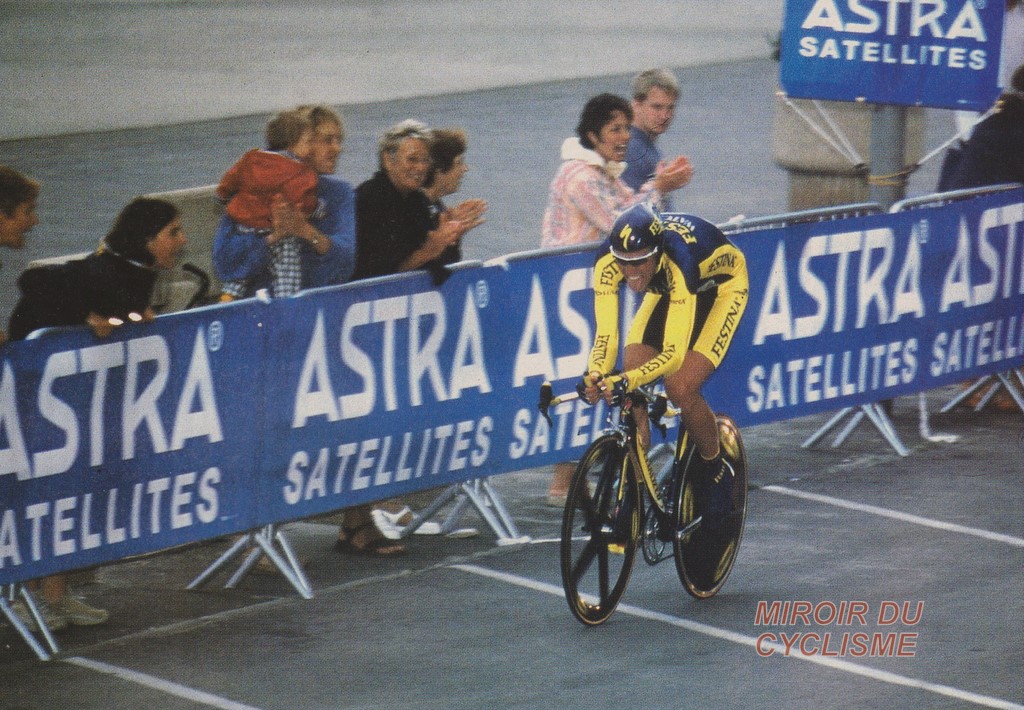 Miroir2Cyclisme's tweet photo. Christophe Moreau 🇫🇷 vainqueur du Prologue du Tour 2001 (Dunkerque) et premier maillot jaune.
Christophe Moreau 🇫🇷 winner of the 2001 Tour Prologue (Dunkirk) and first yellow jersey.
📸 CI 2001
#TDF #TourdeFrance #TDF2001 #TDF2021 #LesRP @ChrisMoreau90 #maillotjaune https://t.co/wI1Q93jLtc