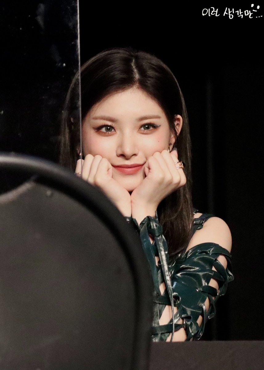 everglowpix's tweet photo. ㅡ yiren ♡ #이런 
ⓒ 이런 생각만 ➳ 210613 https://t.co/jdsb3WBG9i
