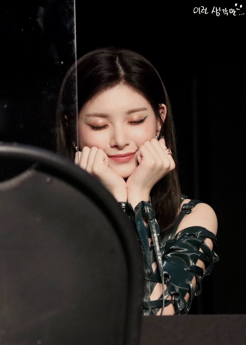 everglowpix's tweet photo. ㅡ yiren ♡ #이런 
ⓒ 이런 생각만 ➳ 210613 https://t.co/jdsb3WBG9i