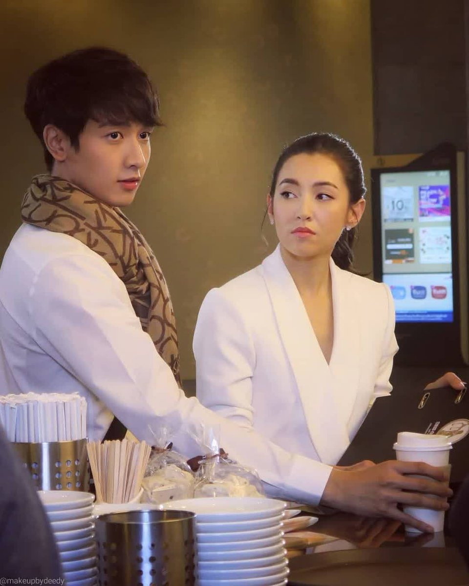 talida_sn's tweet photo. โอปป้าพีคหล่อจังเลยคับ 🤩🤩🤩
@kongthappp @bella_campen
Cr.@makeupbydeedy
#kongthappeak #กองทัพพีค
#ให้รักพิพากษา #เบลล่าราณี
#daretoloveให้รักพิพากษา
#cholumpiproduction
#ช่อง3กด33
#王阳情
#AsiaSuperYoung
#WangYangQing
#PRODUCE_X_101
#alwayssupportpeak
#Ch3Thailand
#Youku https://t.co/JzUqU3b51x