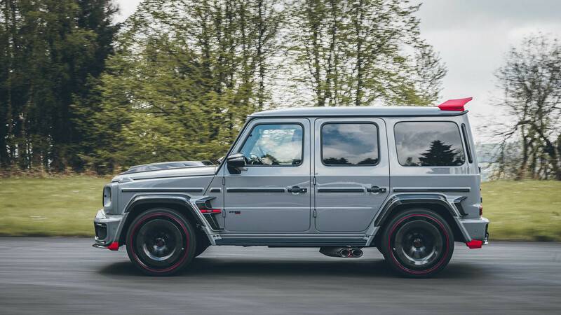 Autocosmos's tweet photo. Descubre a la @MercedesAMG #GClass #Rocket900 por #Brabus 🔥 Limitada a  25 unidades, ofrece 888 Hp, tracción integral, muchas aplicaciones combinadas en carbono y pintura roja, aceleración de 0 a 100 km/h en 3.7 seg, etc. 👊 👉 https://t.co/vgWtNfJW1J @MercedesBenzMx https://t.co/TAI18R7Nv7