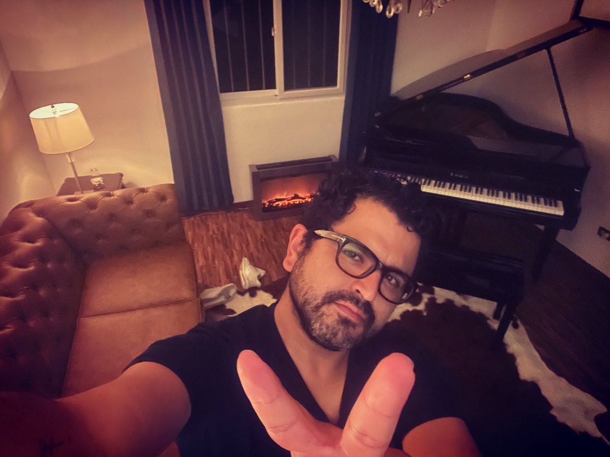 kennethmullerg's tweet image. #PianoTime