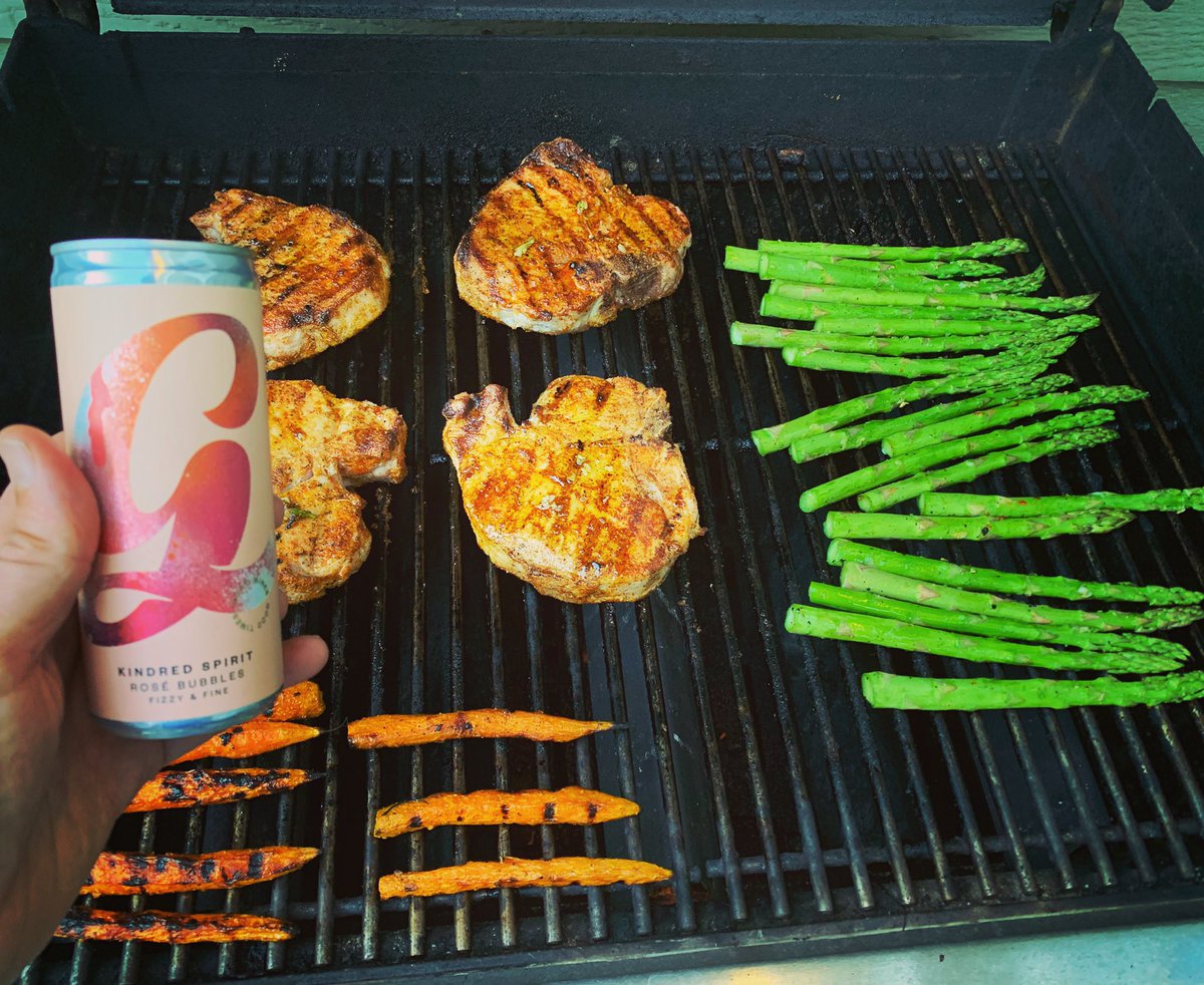 GrooveWines's tweet photo. Bubbles on grill station. What’s next?

#cannedwine https://t.co/jyggMZxLA3