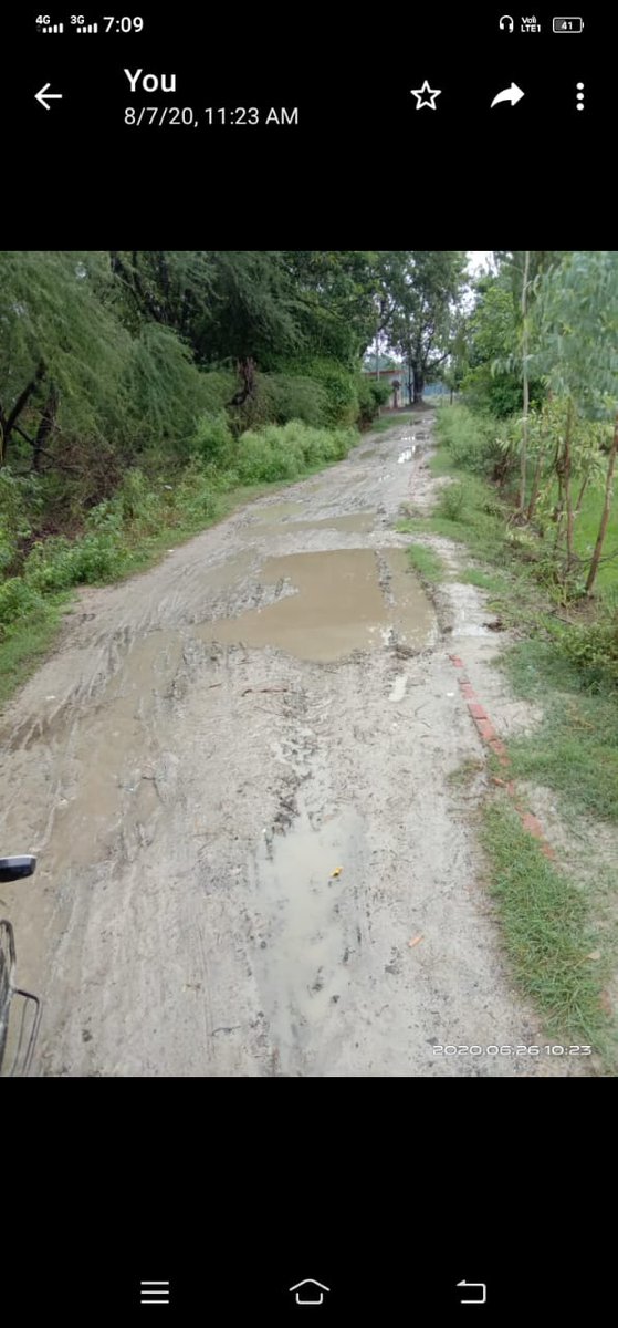 GTripathi763's tweet photo. @DmAmethi @smritiirani @CMOfficeUP श्रीमान जिला अधिकारी महोदय आपके जिले अमेठी की पहली ग्रामसभा खरावां ब्लॉक सिंहपुर भी देखने की कृपादृष्टि ���रे। इस समय बरसात में रास्तो का आलम बहुत ही दयनीय है, महोदय पैदल चलना बहुत मुश्किल है।
धन्यवाद
@Q8RqAJImIKVKQ1a 
@AjayLalluINC https://t.co/wNm9nA0JNj