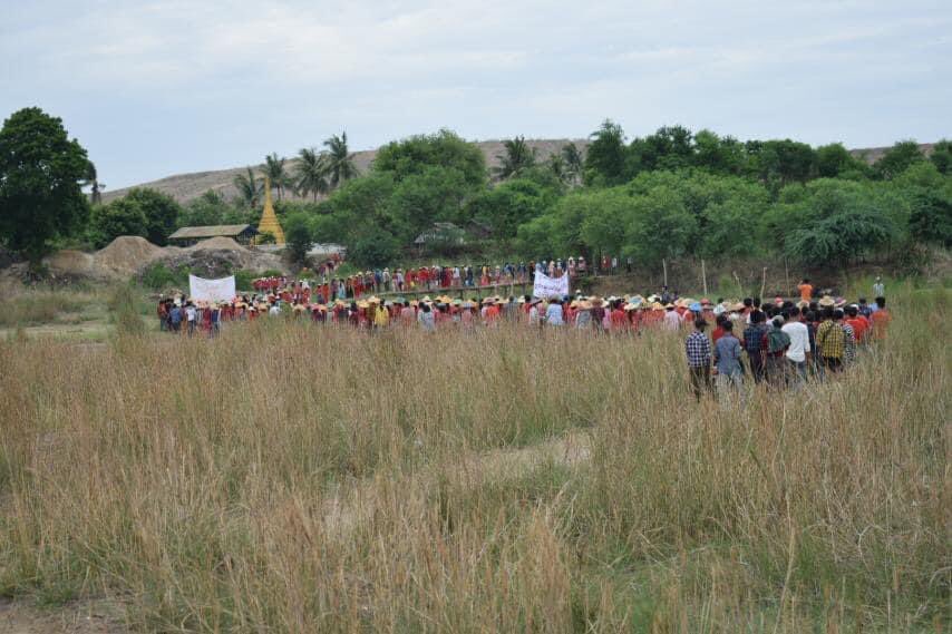 klatpri's tweet photo. Protesters in the northern part of Salingyi Twp, and the eastern part of Yinmarbin twp marched to the shrine of Chan Myae Kyaw, a martyr who died during a protest near Shwe Taung Oo, wearing red and carrying roses. #RecognizeNUG #WhatsHappeningInMyanmar #June27Coup https://t.co/JlHeUwqBQD