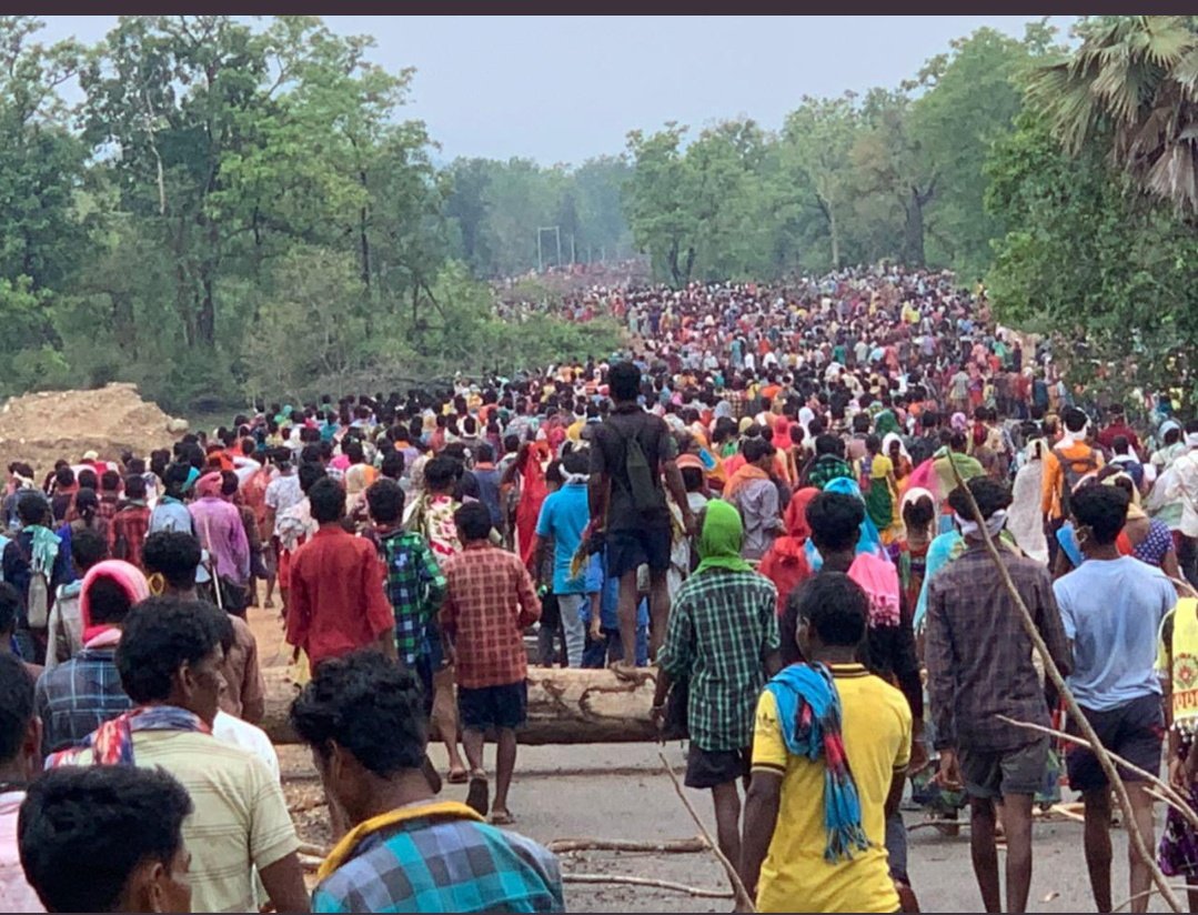 KABILAYI_TIGERR's tweet photo. जंगलो को काटते काटते हमें भी काटने लगे
और सरकार कहती हे की आदिवासी सुरक्षित है..
#baster_seeks_help
#savebastar
#SaveBuxwahaForest
@JoharArmy
@BastarSave
@SaveBuxwaha
@BastarTalkies
@baxwaha
@ninama6061
@Arjun_Meena2
@adivasi_samuday
@DeepakK43888504
@omjiparmar https://t.co/N3dukKJlyF